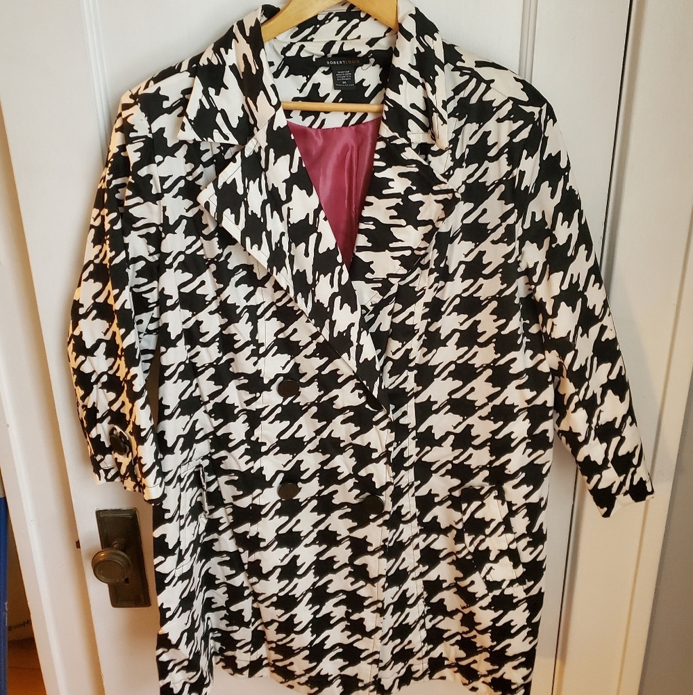 Black and white lightweight jacket.